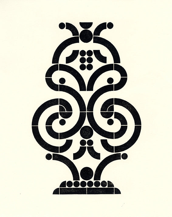 CURVED VASE